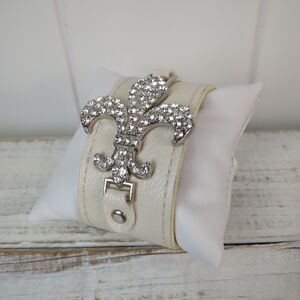 Rock Revival Leather Cuff Rhinestone Fleur de Lis Bracelet Ivory & Silver